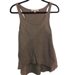 Sleeveless knit blouse